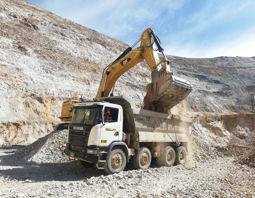 RE-FUERZO material hauling